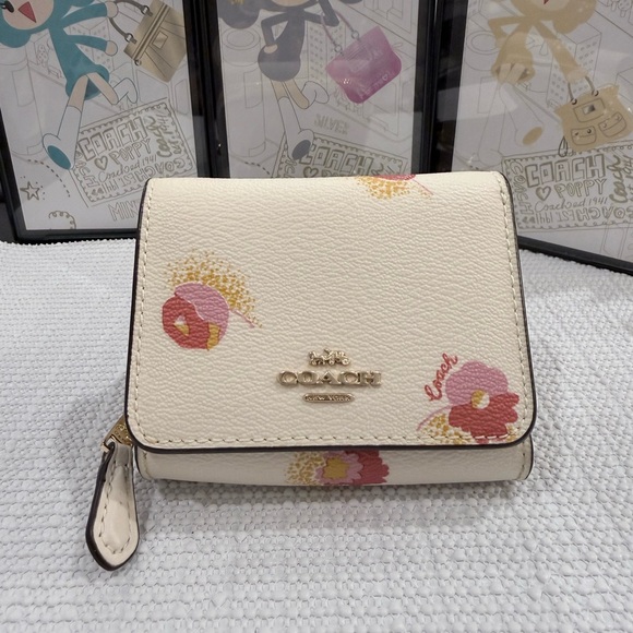 Coach Scout with Floral Wallet-2 pcs set - Picture 10 of 14